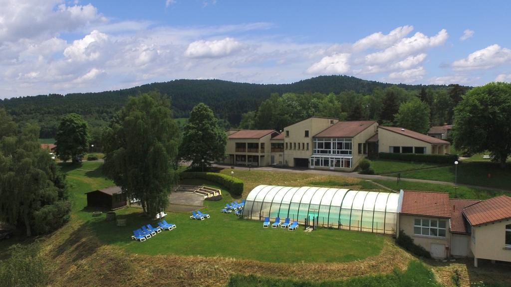 Vvf Villages « Les Monts Du Forez » Saint-Jean-La-Vetre מראה חיצוני תמונה